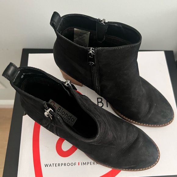 Blondo Nova Black Nubuck Waterproof Bootie - Picture 2 of 7